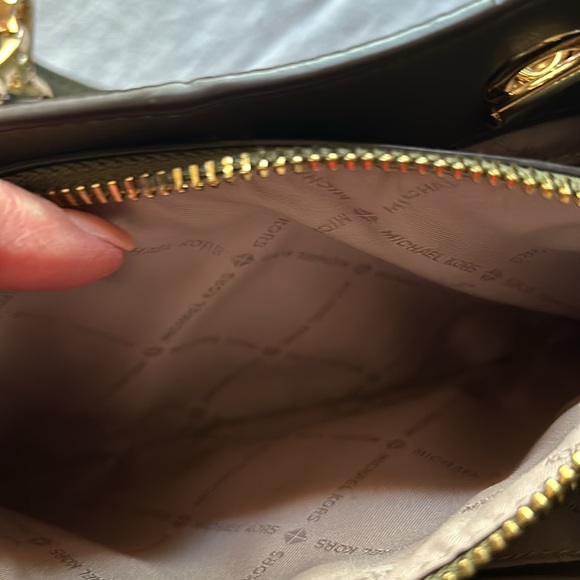 Michael Kors Teagan Sm Crossbody Satchel Duffle Green Purse Pebbled Leat… - Picture 2 of 7